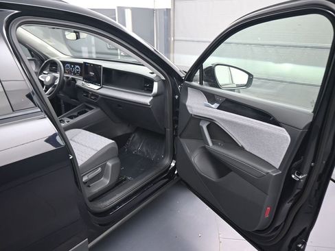 New 2026 Volkswagen Tiguan S AWD/4WD image 42