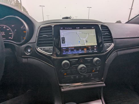 Used 2019 Jeep Grand Cherokee Limited X image 4