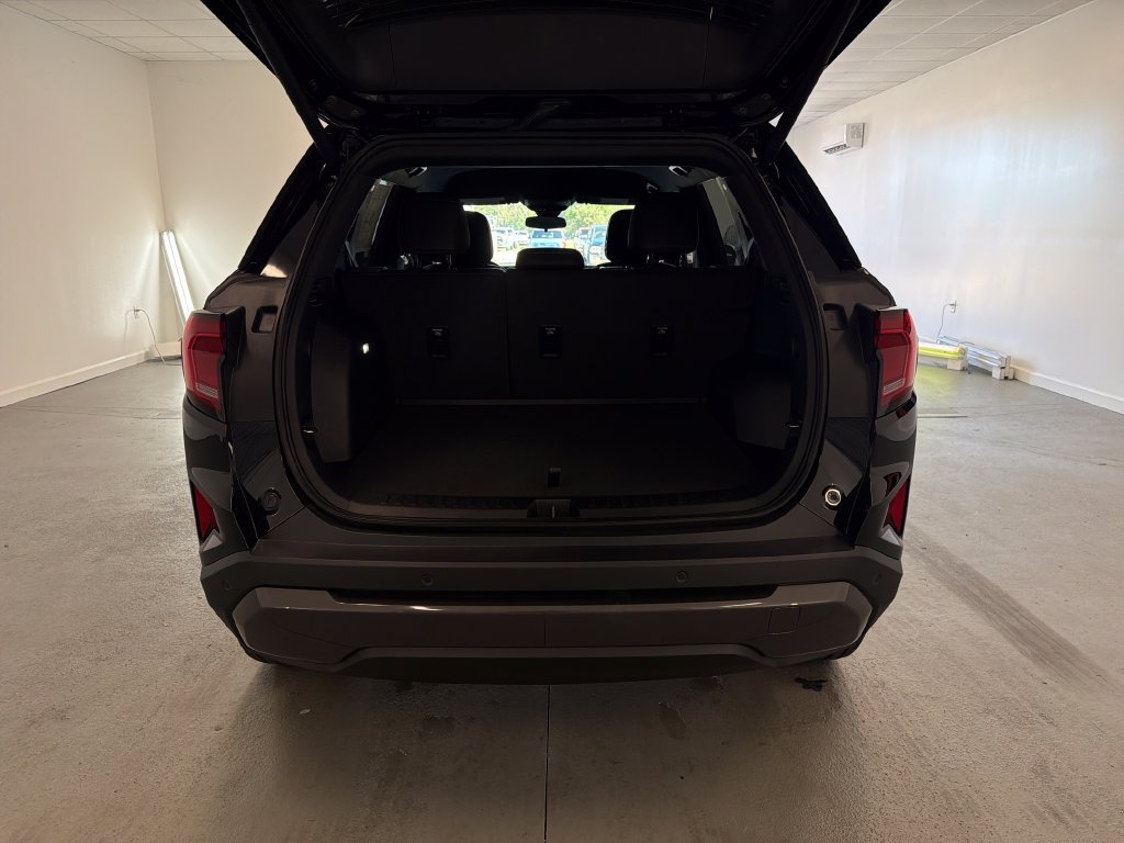 New 2027 GMC Terrain Elevation w/ Elevation Premium Package FWD image 7