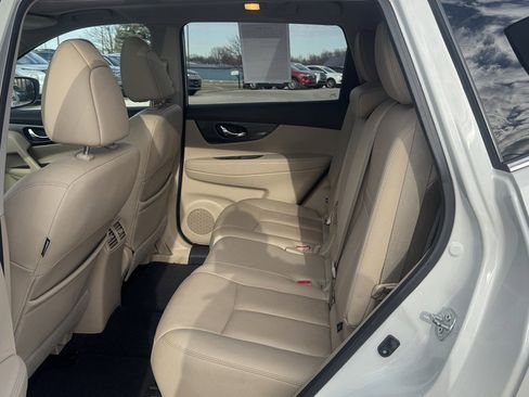 Used 2016 Nissan Rogue SL w/ SL Premium Package image 23