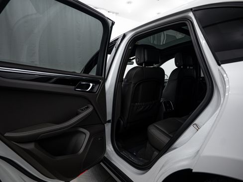 New 2026 Porsche Macan AWD/4WD image 23