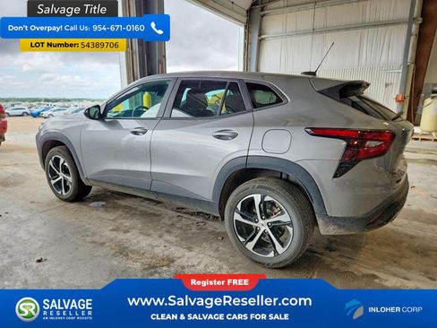 Used 2024 Chevrolet Trax RS w/ Driver Confidence Package FWD image 3