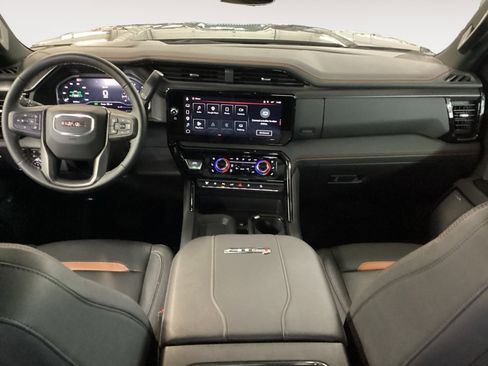 Used 2025 GMC Sierra 2500 AT4 w/ AT4 Premium Plus Package AWD/4WD image 10