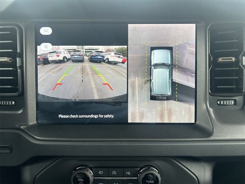 New 2025 Ford Bronco Badlands image 3