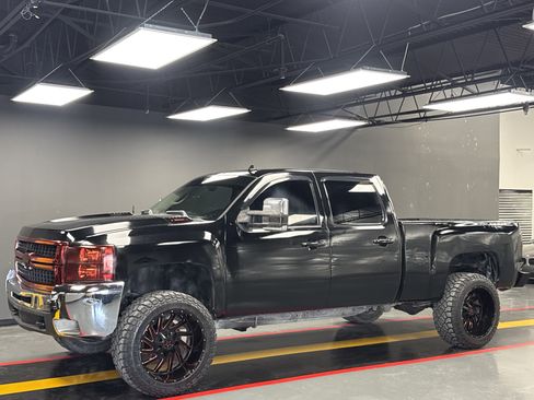 Used 2007 Chevrolet Silverado 2500 LTZ w/ Suspension Package, Off-Road AWD/4WD image 1