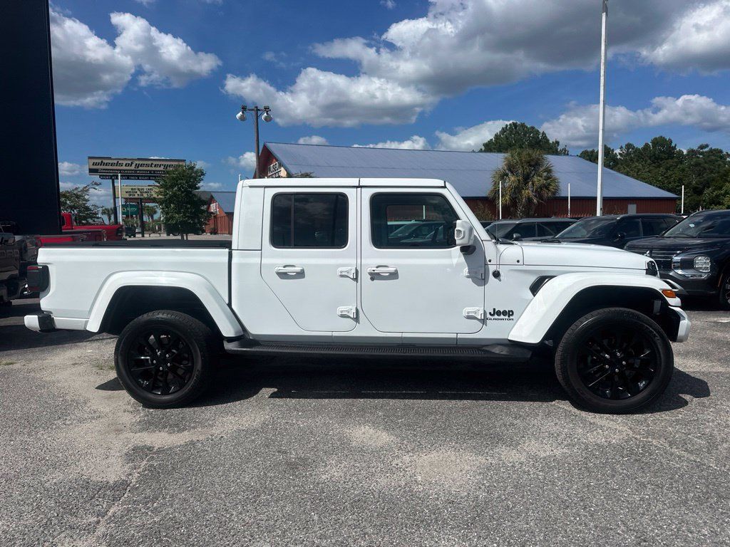 Used 2022 Jeep Gladiator Overland AWD/4WD image 2