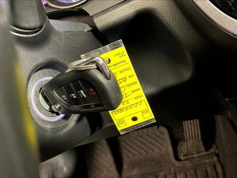 Used 2022 Toyota Camry SE image 14