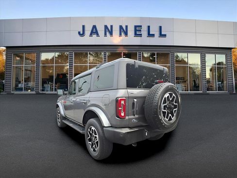 Used 2022 Ford Bronco Outer Banks image 7