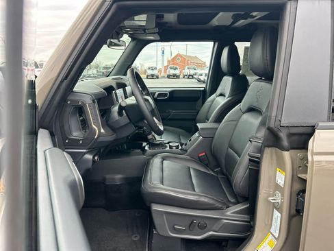 New 2025 Ford Bronco Badlands image 17