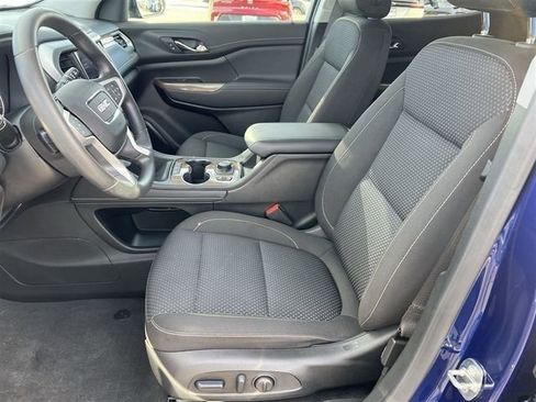 Used 2023 GMC Acadia SLE w/ Driver Convenience Package image 39