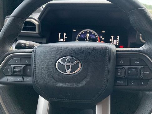 Used 2025 Toyota 4Runner SR5 image 16