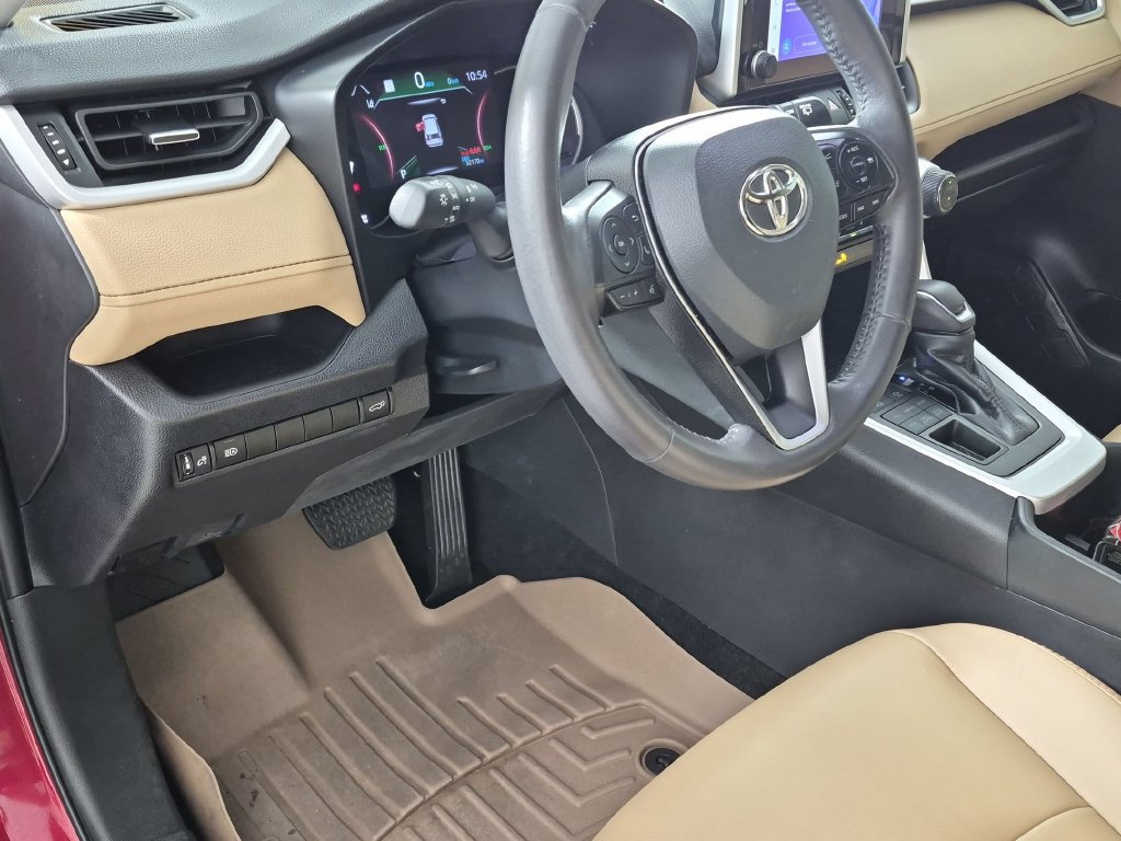 Used 2023 Toyota RAV4 XLE Premium AWD/4WD image 11