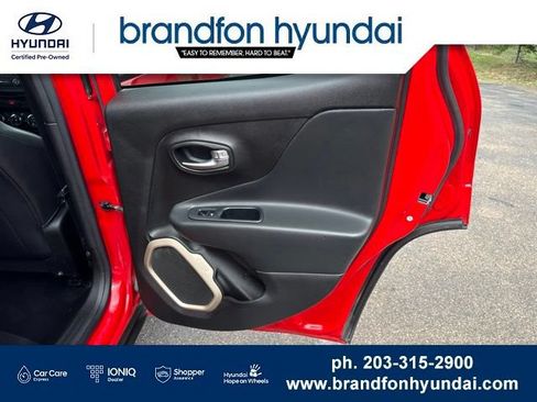 Used 2016 Jeep Renegade Limited w/ Safety & Security Group AWD/4WD image 9