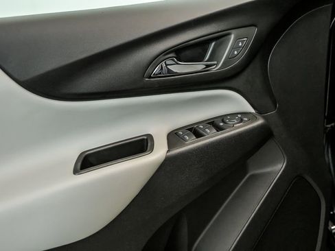 Used 2023 Chevrolet Equinox LS w/ LS Convenience Package image 9