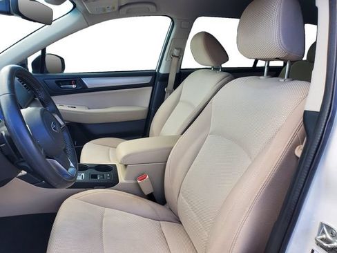 Used 2018 Subaru Outback 2.5i Premium AWD/4WD image 5