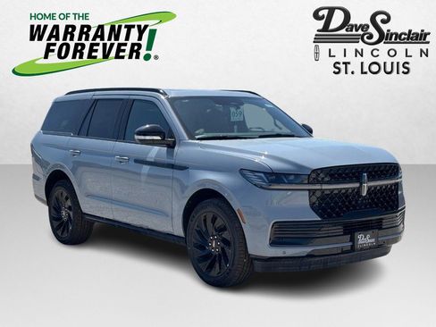 New 2026 Lincoln Navigator Reserve w/ Jet Appearance Package AWD/4WD image 1
