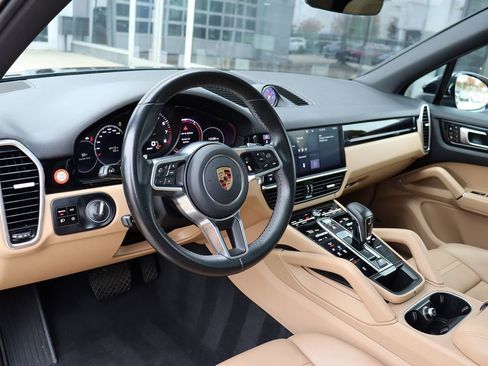 Used 2020 Porsche Cayenne image 12