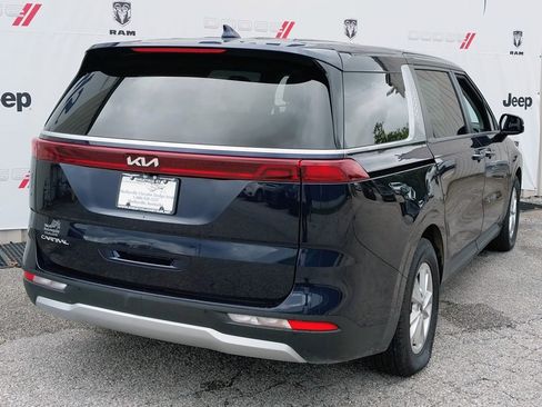 Used 2024 Kia Carnival LX image 8