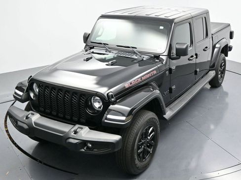 Used 2023 Jeep Gladiator Sport image 35