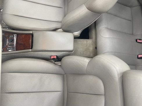 Used 1999 Mercedes-Benz CLK 320 Cabriolet image 35