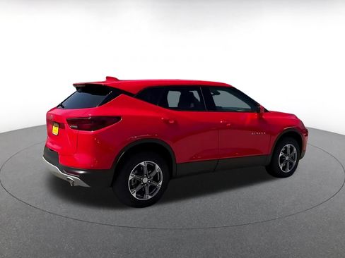 Used 2026 Chevrolet Blazer LT FWD image 12