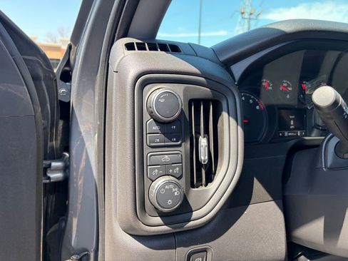 Used 2021 Chevrolet Silverado 1500 Custom Trail Boss AWD/4WD image 21