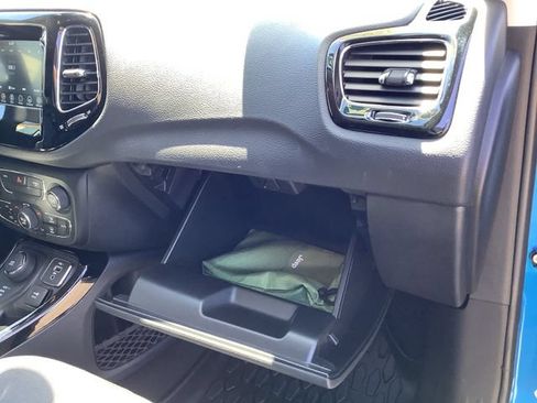 Used 2021 Jeep Compass Latitude w/ Sun and Sound Group AWD/4WD image 40