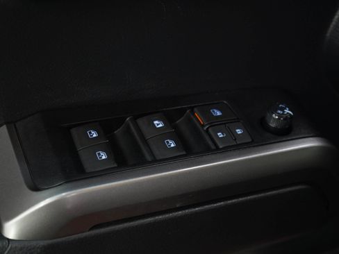 Used 2022 Toyota Tacoma SR5 AWD/4WD image 22
