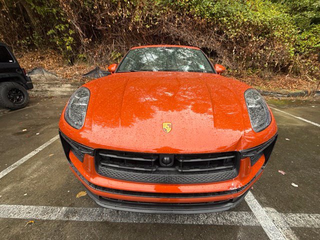 Used 2022 Porsche Macan AWD/4WD image 2