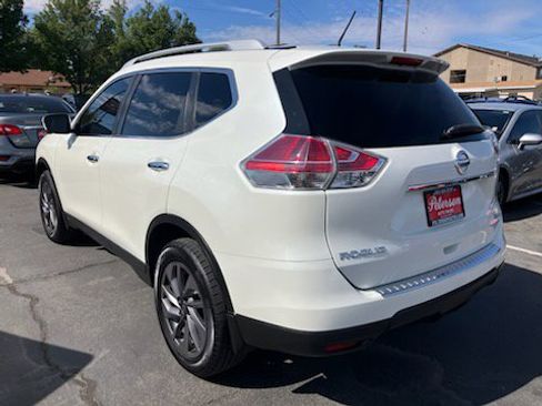 Used 2016 Nissan Rogue SL image 3