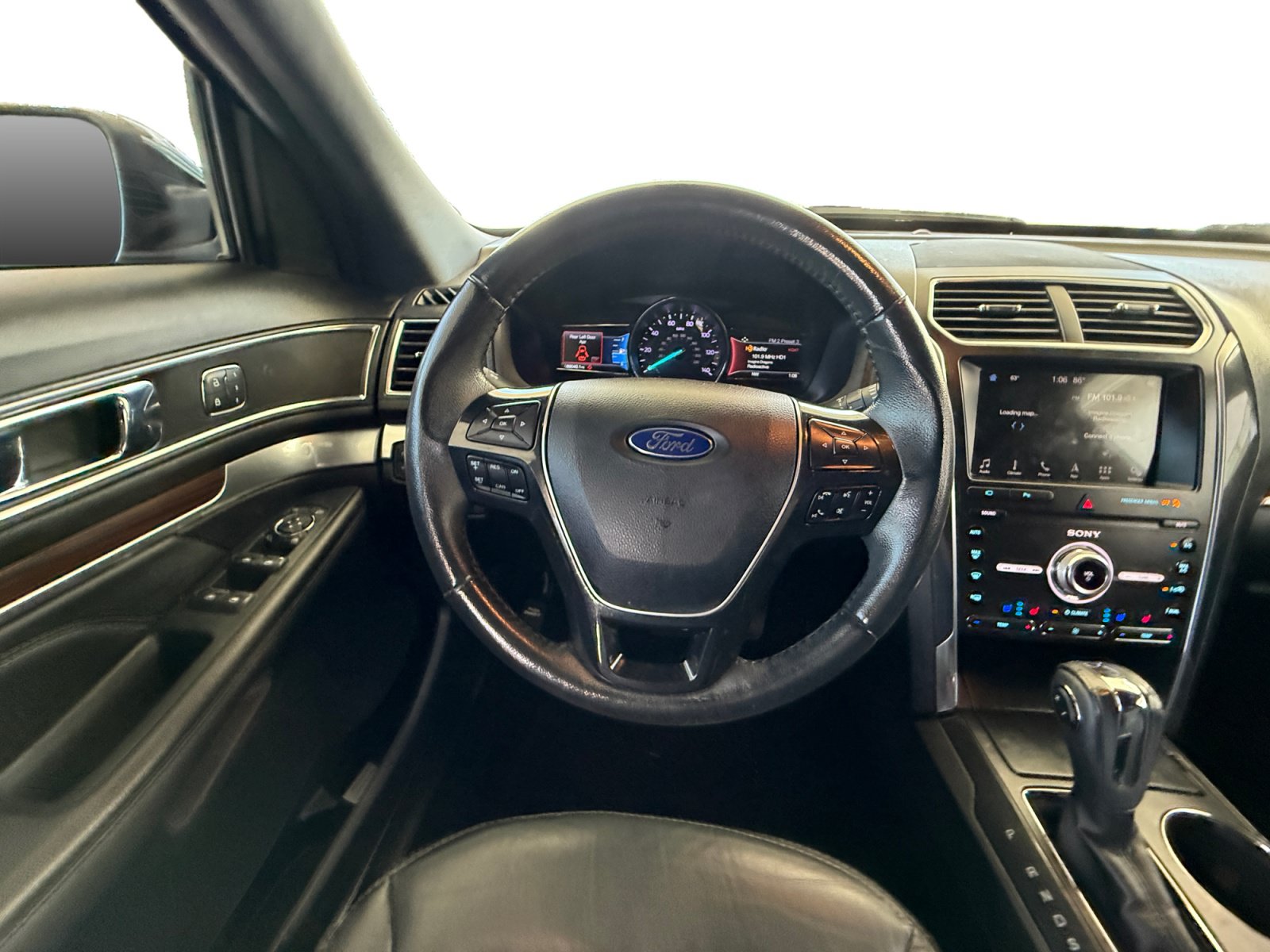 Used 2019 Ford Explorer Limited w/ Class III Trailer Tow Package FWD image 13