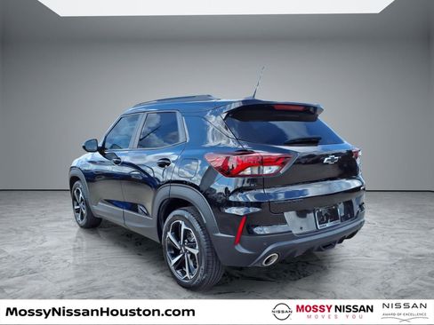 Used 2022 Chevrolet TrailBlazer RS w/ Technology Package image 2