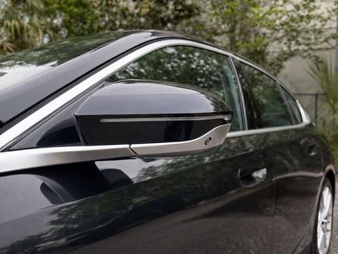 Used 2025 BMW 530i RWD image 4