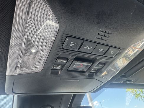 Used 2022 Toyota RAV4 XSE AWD/4WD image 36