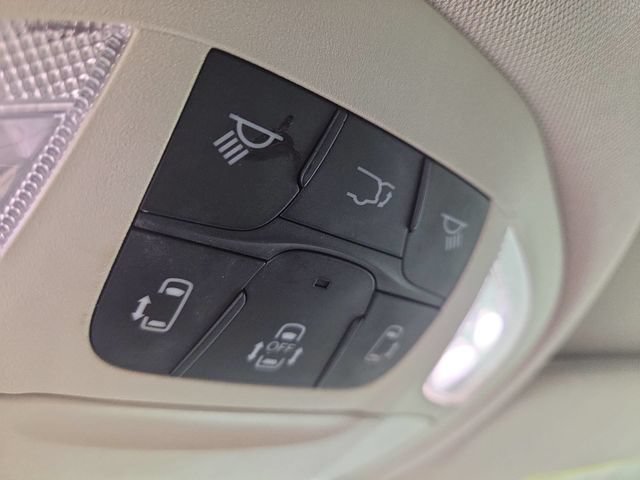 Used 2018 Chrysler Pacifica Touring-L Plus FWD image 26
