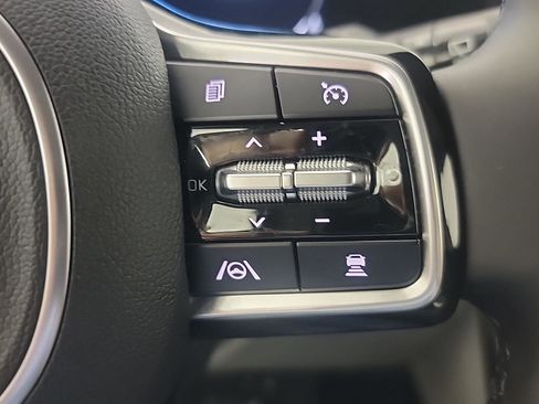 Used 2024 Kia Carnival SX image 29