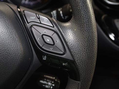 Used 2021 Toyota C-HR LE FWD image 29