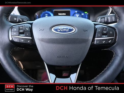 Used 2022 Ford Escape Titanium w/ Titanium Premium Package image 9