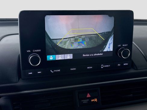 Used 2023 Honda Pilot LX image 10