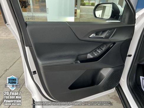 Used 2025 Chevrolet Equinox LT image 24