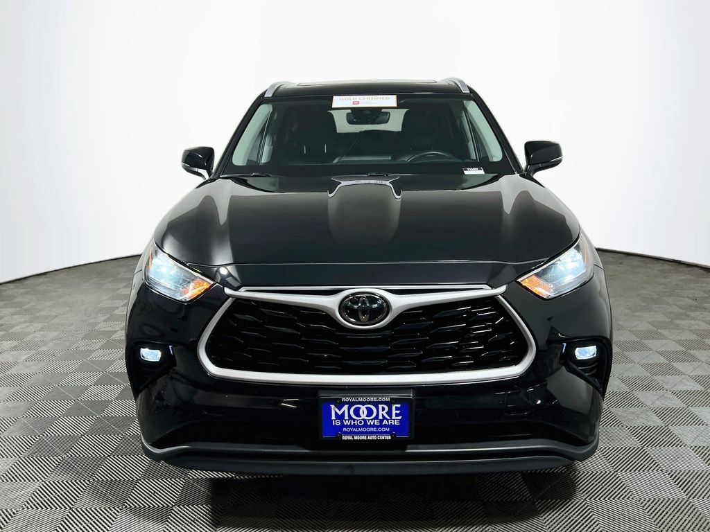 Used 2025 Toyota Highlander XLE AWD/4WD image 2