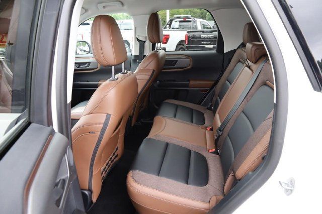 Used 2025 Ford Bronco Sport Outer Banks w/ Outer Banks Tech Package+ AWD/4WD image 9