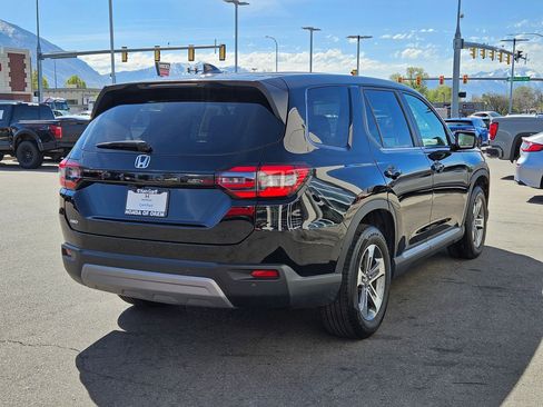 Certified 2025 Honda Pilot EX-L image 3