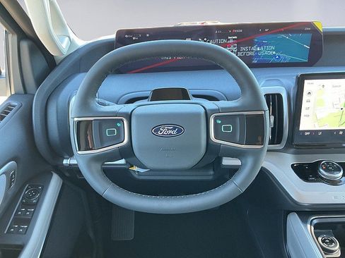 New 2026 Ford Expedition Active image 9