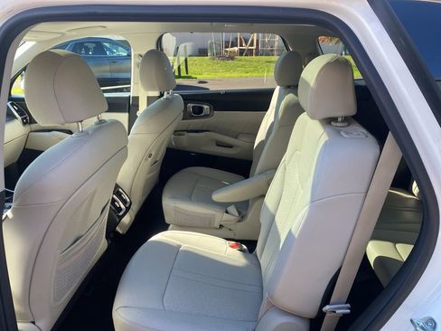 Certified 2024 Kia Sorento SX Prestige image 29