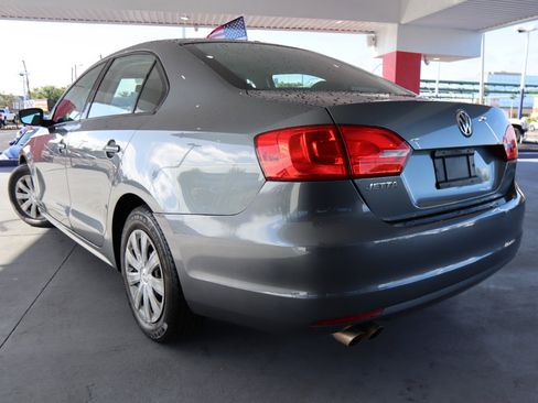 Used 2014 Volkswagen Jetta S image 8