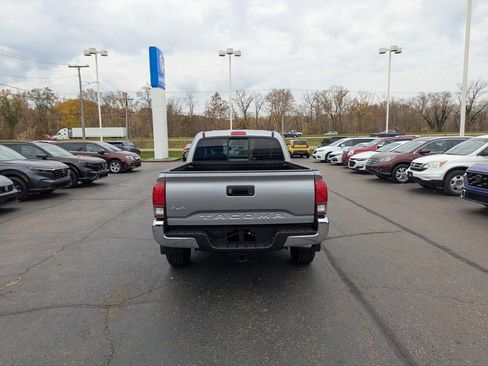 Used 2019 Toyota Tacoma SR w/ SR Convenience Package image 4