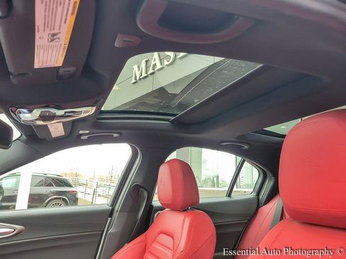 New 2025 Alfa Romeo Giulia w/ Veloce Package AWD image 9