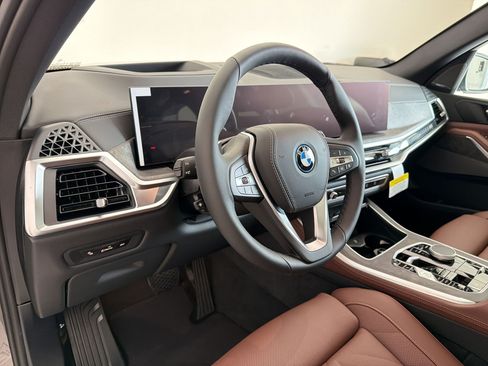 New 2026 BMW X5 xDrive50e w/ Premium Package AWD/4WD image 4