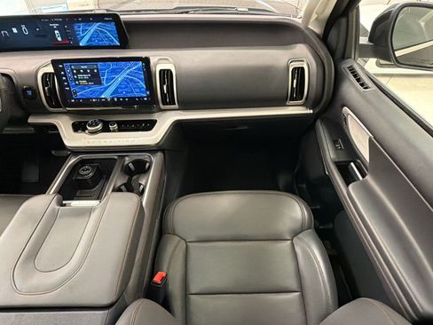 Certified 2025 Ford Expedition Active AWD/4WD image 30